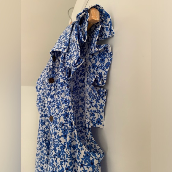 Floral dress with pockets, arrives at knee or slightly below knee. - Picture 8 of 9